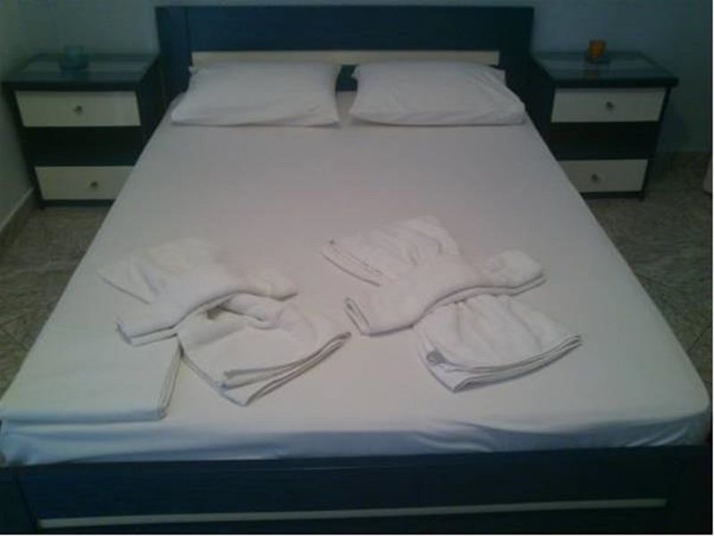 Christos Makrinos Rooms Adamantas  Ngoại thất bức ảnh